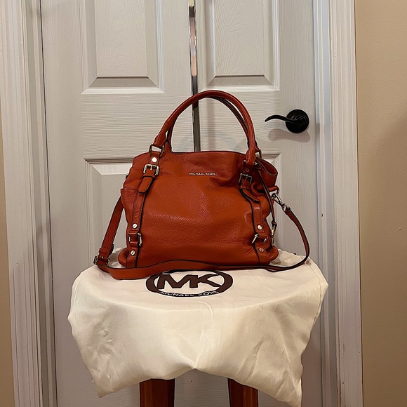 Michael Kors Orange Leather Large 2-in-1 Crossbody Purse/Tote - Picture 3 of 9